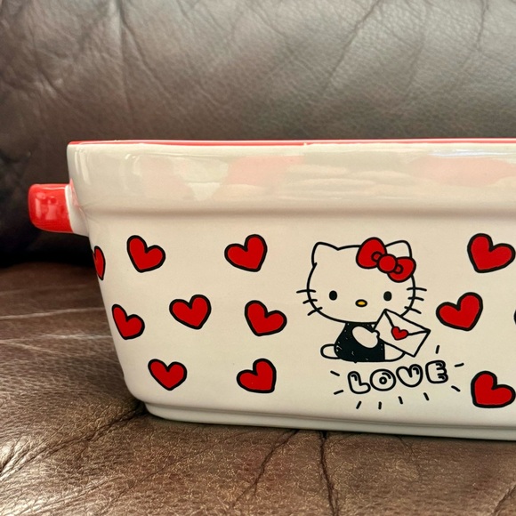 Hello Kitty Love with Red Hearts Ceramic Valentine’s Day Loaf Pan - Picture 10 of 13